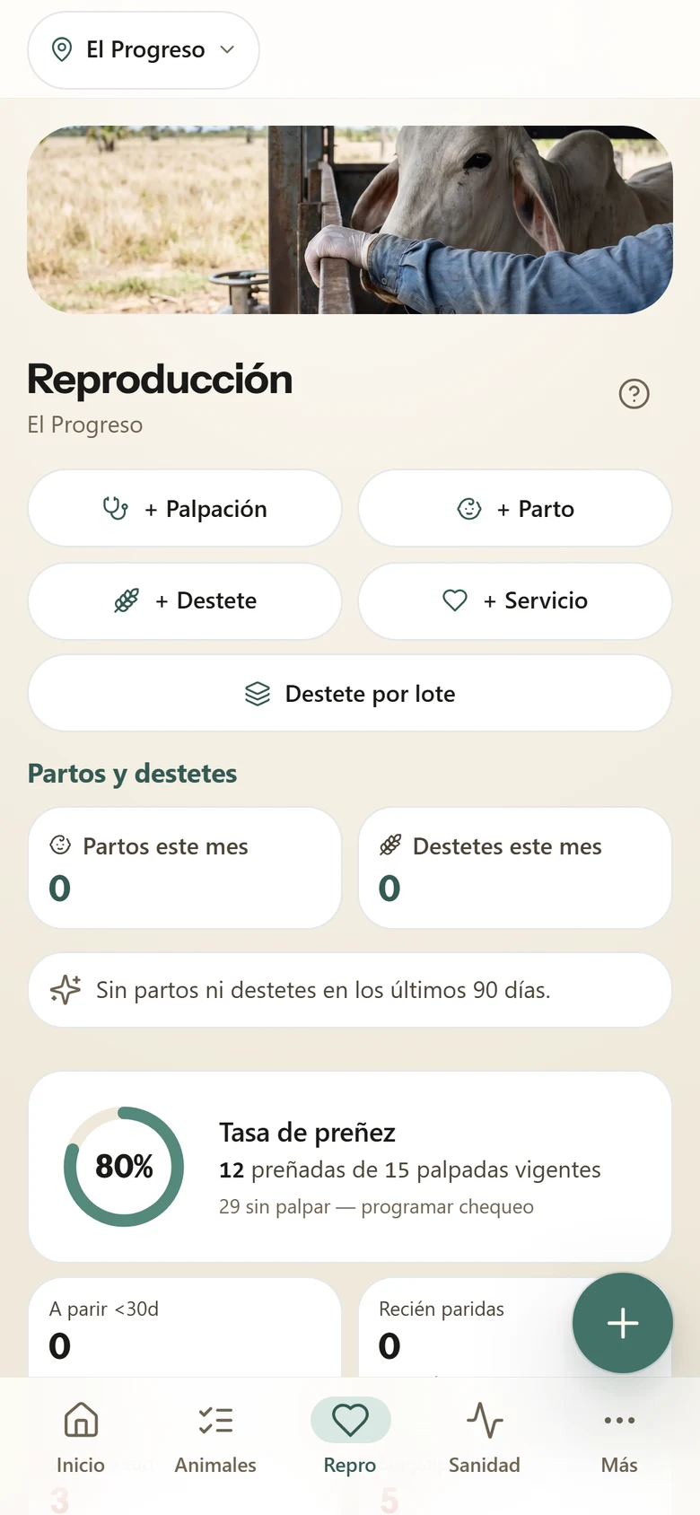 Captura real del módulo de Reproducción en la app Hatogest: tasa de preñez, partos y destetes del mes